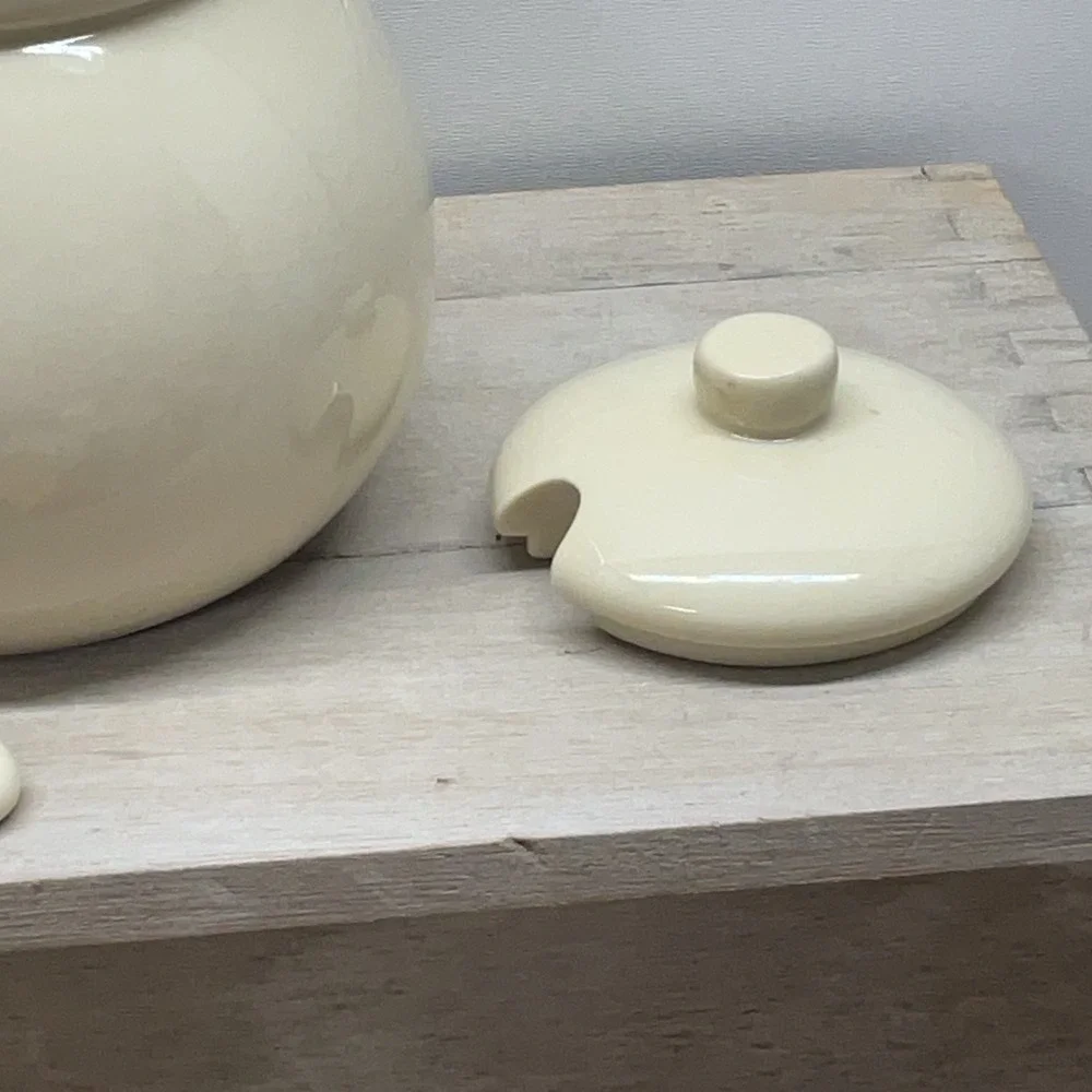 Gallery Originals 1984 La Moutarde Ceramic Mustard Pot with Lid and Spoon Cream